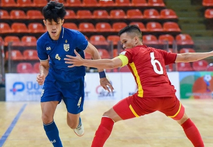 Tiền vệ (Ala) - Một trong các vị trí trong Futsal